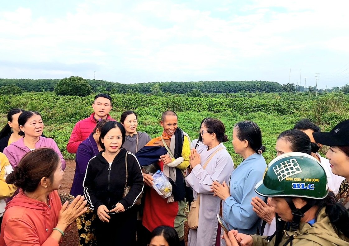 Ông Thích Minh Tuệ nói gì về việc quá nhiều YouTuber, TikToker đi theo quay phim, chụp ảnh?- Ảnh 3. Ông Thích Minh Tuệ nói gì về việc quá nhiều YouTuber, TikToker đi theo quay phim, chụp ảnh?- Ảnh 3.