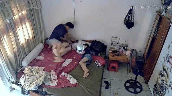 Gã chồng bạo hành vợ dã man trước mặt con nhỏ đã bị công an triệu tập, vợ "bị đánh nhiều lần vẫn cố nhịn"- Ảnh 1. Gã chồng bạo hành vợ dã man trước mặt con nhỏ đã bị công an triệu tập, vợ "bị đánh nhiều lần vẫn cố nhịn"- Ảnh 1.