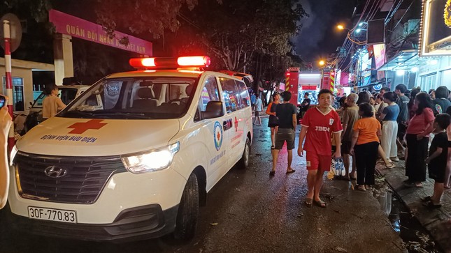 Hiện trường vụ cháy nhà 6 tầng ở Định Công Hạ- Ảnh 8.