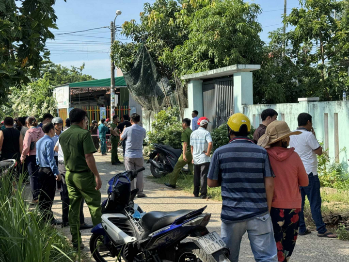 Hiện trường vụ thảm án ở Quảng Ngãi: Giết cả nhà họ hàng vì mâu thuẫn đất đai- Ảnh 2. Hiện trường vụ thảm án ở Quảng Ngãi: Giết cả nhà họ hàng vì mâu thuẫn đất đai- Ảnh 2.