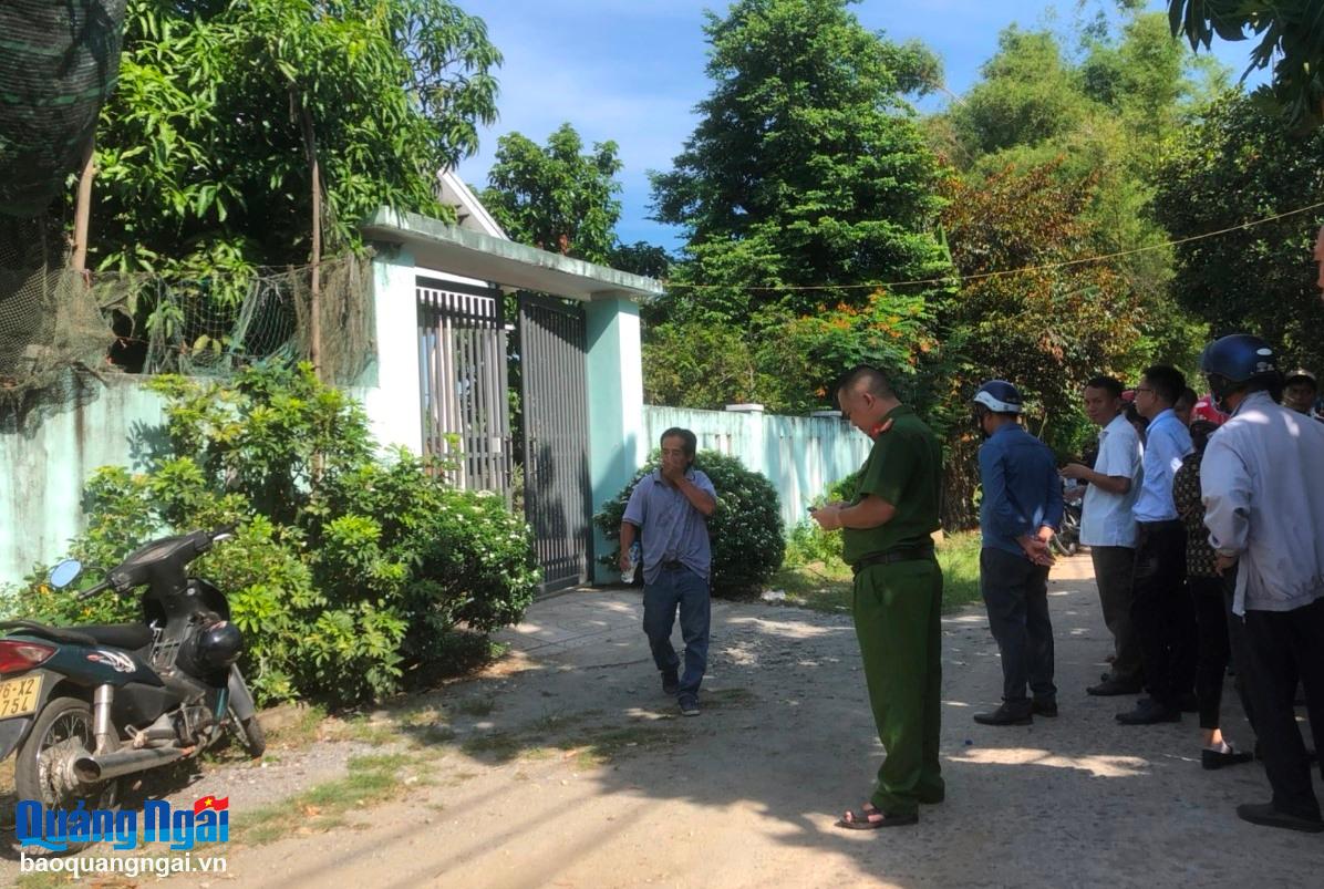 Hiện trường vụ thảm án ở Quảng Ngãi: Giết cả nhà họ hàng vì mâu thuẫn đất đai- Ảnh 8. Hiện trường vụ thảm án ở Quảng Ngãi: Giết cả nhà họ hàng vì mâu thuẫn đất đai- Ảnh 8.