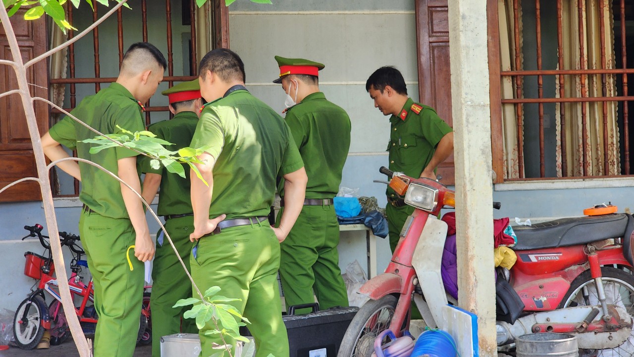 Hiện trường vụ thảm án ở Quảng Ngãi: Giết cả nhà họ hàng vì mâu thuẫn đất đai- Ảnh 7.