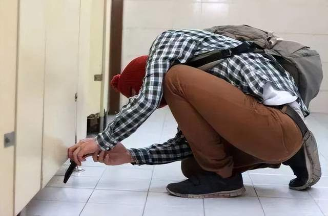 Thưởng con 35 triệu vì thi đại học điểm cao, mẹ tái mặt khi biết con bị bắt khẩn ở sân bay: Ân hận đã muộn!- Ảnh 3. Thưởng con 35 triệu vì thi đại học điểm cao, mẹ tái mặt khi biết con bị bắt khẩn ở sân bay: Ân hận đã muộn!- Ảnh 3.