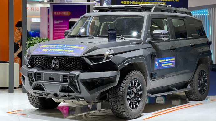 "Ông trùm" xe tải tại Việt Nam ra mắt bom tấn SUV: Đậm chất quân sự, mạnh hơn 1.000 mã lực- Ảnh 1. "Ông trùm" xe tải tại Việt Nam ra mắt bom tấn SUV: Đậm chất quân sự, mạnh hơn 1.000 mã lực- Ảnh 1.