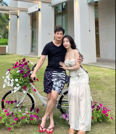 Bị tố "giật chồng" sau khi đăng clip công khai tình cảm với 1 nam NSƯT, diễn viên Thùy Anh đáp trả- Ảnh 4. Bị tố "giật chồng" sau khi đăng clip công khai tình cảm với 1 nam NSƯT, diễn viên Thùy Anh đáp trả- Ảnh 4.