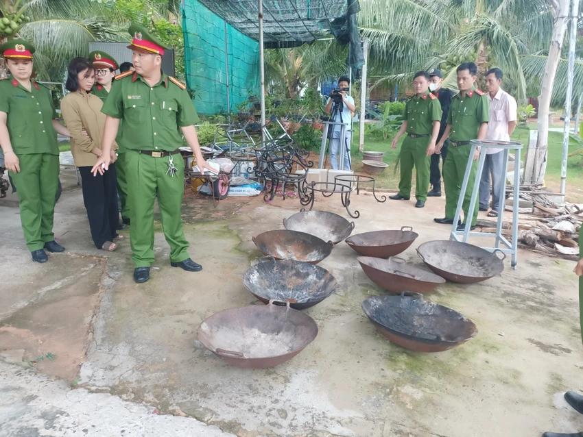 Cận cảnh nơi bà mẹ 3 con bị cả nhà chồng cũ giam cầm, đánh đập, bắt uống nước thải để 'trừ tà'- Ảnh 8. Cận cảnh nơi bà mẹ 3 con bị cả nhà chồng cũ giam cầm, đánh đập, bắt uống nước thải để 'trừ tà'- Ảnh 8.
