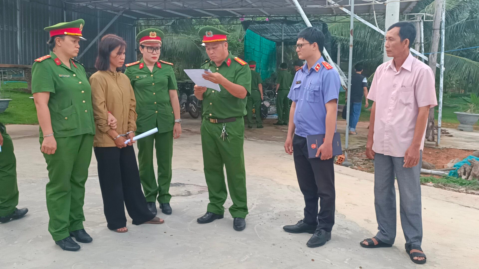 Cận cảnh nơi bà mẹ 3 con bị cả nhà chồng cũ giam cầm, đánh đập, bắt uống nước thải để 'trừ tà'- Ảnh 4. Cận cảnh nơi bà mẹ 3 con bị cả nhà chồng cũ giam cầm, đánh đập, bắt uống nước thải để 'trừ tà'- Ảnh 4.
