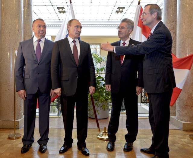 Ông Putin ký sắc lệnh, giáng đòn vào Mỹ giữa lúc tên lửa sắp đặt toàn bộ "pháo đài" của Nga vào tầm ngắm- Ảnh 3. Ông Putin ký sắc lệnh, giáng đòn vào Mỹ giữa lúc tên lửa sắp đặt toàn bộ "pháo đài" của Nga vào tầm ngắm- Ảnh 3.
