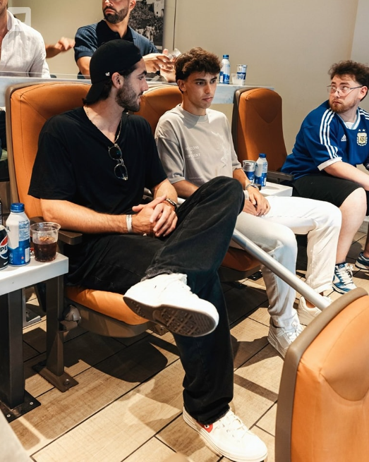 "Tội đồ" đội tuyển Bồ Đào Nha bất ngờ sang tận Mỹ xem Messi nâng cúp vô địch- Ảnh 2. "Tội đồ" đội tuyển Bồ Đào Nha bất ngờ sang tận Mỹ xem Messi nâng cúp vô địch- Ảnh 2.