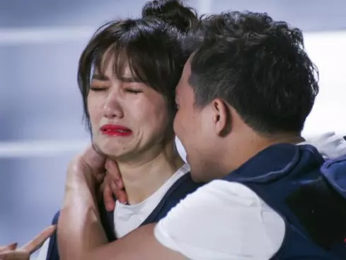 Hari Won bị thương ở mặt, Trấn Thành dỗ: Hari Won bị thương ở mặt, Trấn Thành dỗ: