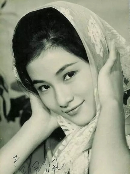 "Nữ hoàng phim chưởng" lừng lẫy vừa qua đời: Cuộc đời đẫm bi kịch nhưng mạnh mẽ, vinh quang- Ảnh 2. "Nữ hoàng phim chưởng" lừng lẫy vừa qua đời: Cuộc đời đẫm bi kịch nhưng mạnh mẽ, vinh quang- Ảnh 2.