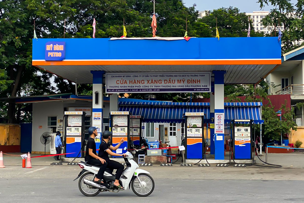 Khoản lãi bất ngờ trên mỗi lít xăng, một chủ cây xăng lần đầu bật mí- Ảnh 5. Khoản lãi bất ngờ trên mỗi lít xăng, một chủ cây xăng lần đầu bật mí- Ảnh 5.