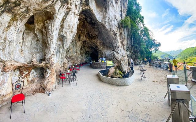 Cầu kính đi bộ dài nhất thế giới nằm ngay ở miền Bắc Việt Nam: Dài chưa tới 1km, nhiều người không dám đi- Ảnh 12. Cầu kính đi bộ dài nhất thế giới nằm ngay ở miền Bắc Việt Nam: Dài chưa tới 1km, nhiều người không dám đi- Ảnh 12.