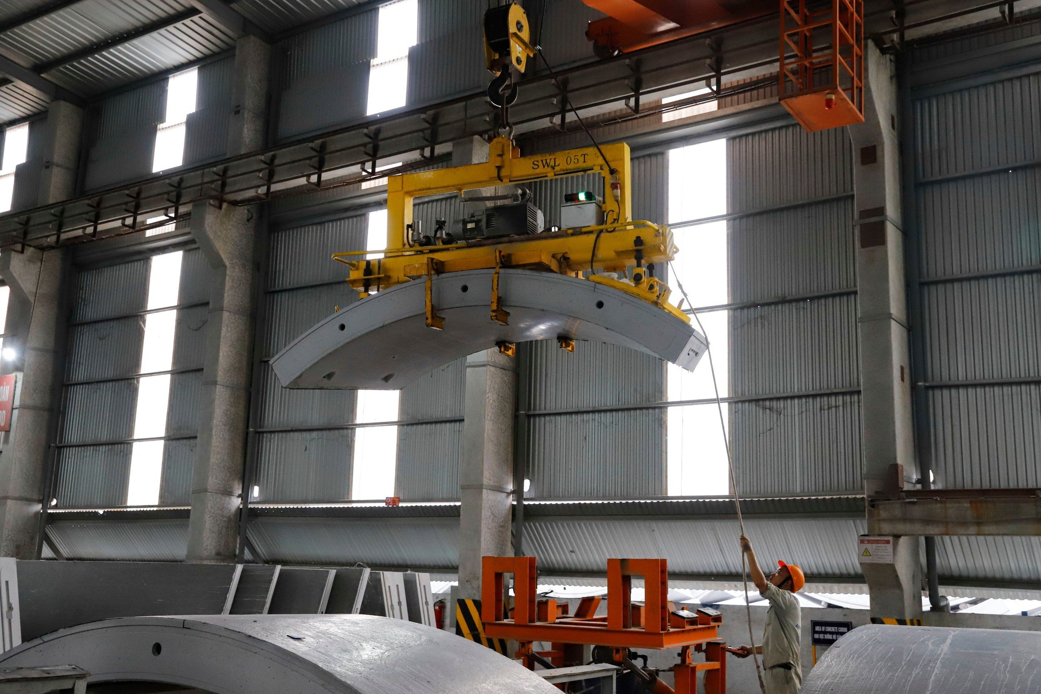 Hai "quái vật lòng đất" nặng 850 tấn sẵn sàng làm nhiệm vụ đầu tiên trong lịch sử ở Hà Nội- Ảnh 4. Hai "quái vật lòng đất" nặng 850 tấn sẵn sàng làm nhiệm vụ đầu tiên trong lịch sử ở Hà Nội- Ảnh 4.