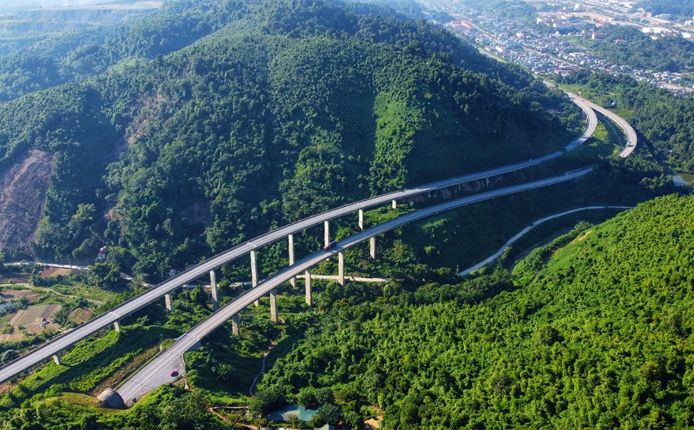 Việt Nam sẽ đạt kỷ lục chưa từng có về đường cao tốc với 9.234 km- Ảnh 2. Việt Nam sẽ đạt kỷ lục chưa từng có về đường cao tốc với 9.234 km- Ảnh 2.