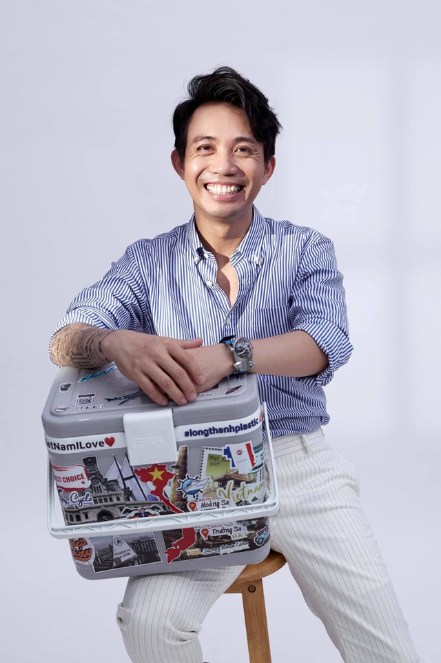 Tâm sự từ tận đáy lòng của đại gia Minh Nhựa: Tôi là con một, ít bạn bè, anh chị em, mong mọi người hiểu và thương tôi nhiều hơn! - Ảnh 1. Tâm sự từ tận đáy lòng của đại gia Minh Nhựa: Tôi là con một, ít bạn bè, anh chị em, mong mọi người hiểu và thương tôi nhiều hơn! - Ảnh 1.