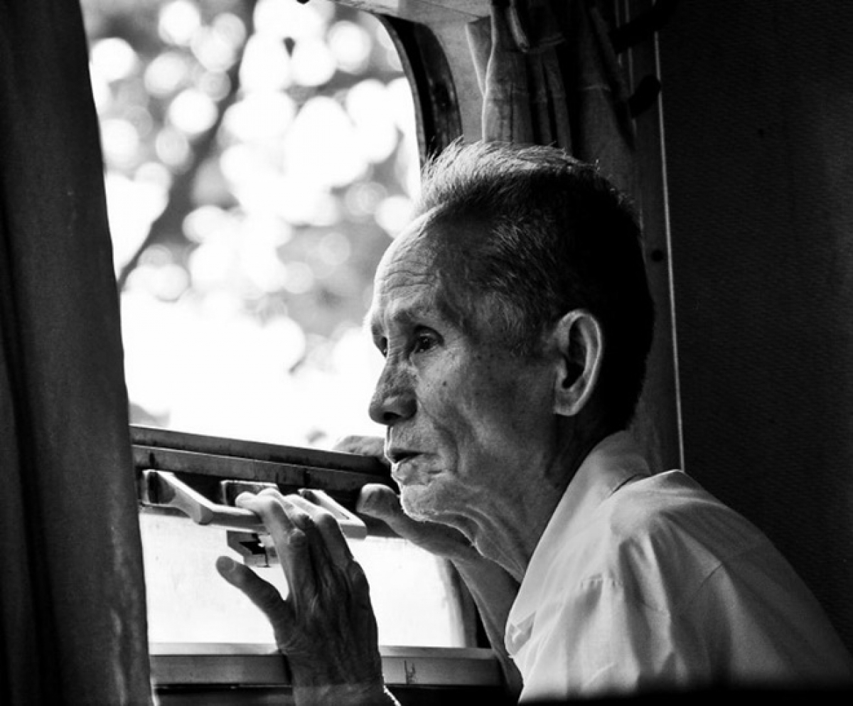 70 tuổi cả đời tích cóp từng đồng mong an dưỡng tuổi già, giờ 3 con trai bắt bố ký giấy chia tài sản - Ảnh 2. 70 tuổi cả đời tích cóp từng đồng mong an dưỡng tuổi già, giờ 3 con trai bắt bố ký giấy chia tài sản - Ảnh 2.