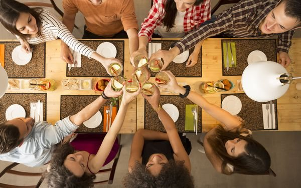 Buổi họp lớp 10 năm sau ra trường giúp tôi nhận ra 5 sự thật về cuộc sống: Điểm xuất phát của con cái, chính là cha mẹ - Ảnh 5. Buổi họp lớp 10 năm sau ra trường giúp tôi nhận ra 5 sự thật về cuộc sống: Điểm xuất phát của con cái, chính là cha mẹ - Ảnh 5.