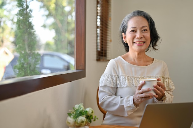 Tôi 59 tuổi, có 1 con trai, tôi đã lên kế hoạch TỰ LO KHI VỀ GIÀ: Không sống cùng con trai, tiết kiệm tiền để vào viện dưỡng lão! - Ảnh 1.