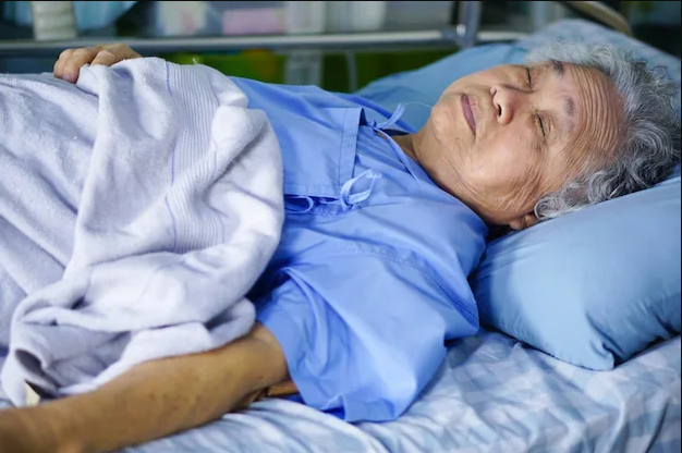 73 tuổi chứng kiến bi kịch gia đình chỉ vì cơn "sốt đất": 5 con tranh giành từng mét vuông, người mẹ làm luôn một hành động khiến ai cũng choáng váng - Ảnh 2.
