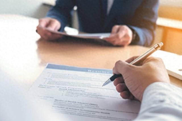 Làm gì khi công ty buộc tự nguyện nghỉ việc? – Làm ngay 3 VIỆC để sếp ‘nể’, quan trọng nhất là đừng nghĩ mình kém cỏi! - Ảnh 1. Làm gì khi công ty buộc tự nguyện nghỉ việc? – Làm ngay 3 VIỆC để sếp ‘nể’, quan trọng nhất là đừng nghĩ mình kém cỏi! - Ảnh 1.