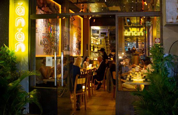 Bữa ăn đắt đỏ tại nhà hàng sao Michelin duy nhất ở TP.HCM khiến khách Tây cũng phải choáng ngợp: Chả giò, bún chả, bánh mì...bỗng hóa thành món ăn thượng lưu - Ảnh 1. Bữa ăn đắt đỏ tại nhà hàng sao Michelin duy nhất ở TP.HCM khiến khách Tây cũng phải choáng ngợp: Chả giò, bún chả, bánh mì...bỗng hóa thành món ăn thượng lưu - Ảnh 1.