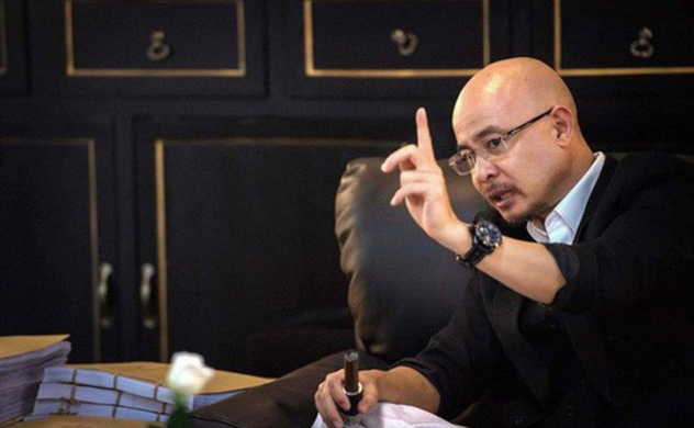 Ông Đặng Lê Nguyên Vũ: Đầu tư thông minh nhất là vào tủ sách, khi giàu tri thức mới biết làm giàu vật chất, đừng chỉ dùng tiền đi mua điện thoại đời mới - Ảnh 1.