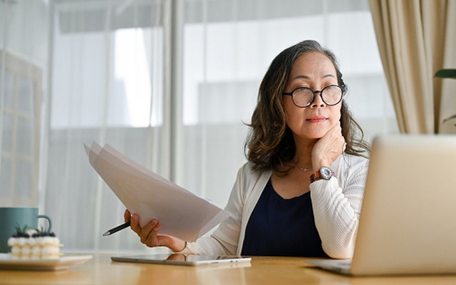 Tôi 55 tuổi, có 700 triệu tiền tiết kiệm, lương hưu 10 triệu đồng/tháng, vẫn muốn đi làm để kiếm tiền: Lời nói của người cha 81 tuổi khiến tôi bỏ cuộc! - Ảnh 1. Tôi 55 tuổi, có 700 triệu tiền tiết kiệm, lương hưu 10 triệu đồng/tháng, vẫn muốn đi làm để kiếm tiền: Lời nói của người cha 81 tuổi khiến tôi bỏ cuộc! - Ảnh 1.