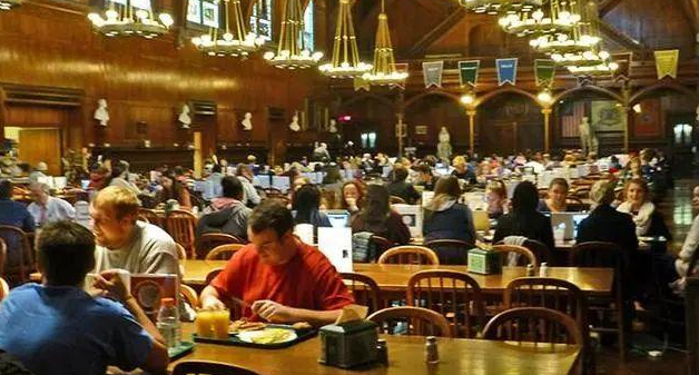 18 câu nói kinh điển của Đại học Harvard: Hôm nay đi bộ thì mai bạn sẽ phải chạy, ngay cả bây giờ đối thủ của bạn vẫn đang lật trang sách! - Ảnh 2. 18 câu nói kinh điển của Đại học Harvard: Hôm nay đi bộ thì mai bạn sẽ phải chạy, ngay cả bây giờ đối thủ của bạn vẫn đang lật trang sách! - Ảnh 2.