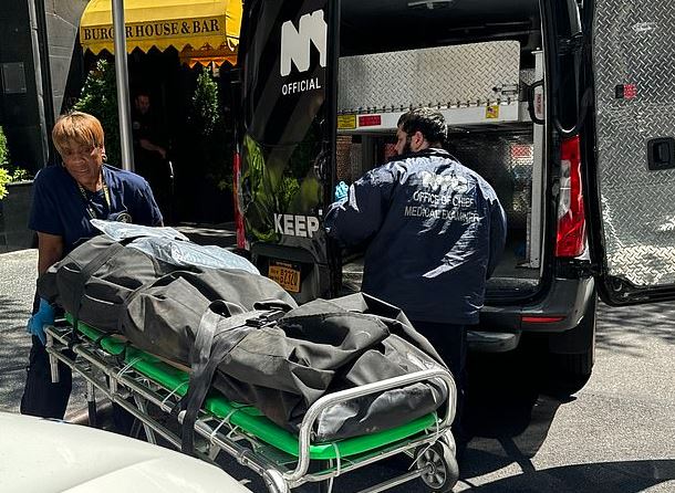 Nóng: Một triệu phú nhảy lầu tự tử từ tầng 20 khách sạn cao cấp- Ảnh 2. Nóng: Một triệu phú nhảy lầu tự tử từ tầng 20 khách sạn cao cấp- Ảnh 2.