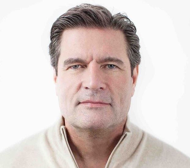 Nóng: Một triệu phú nhảy lầu tự tử từ tầng 20 khách sạn cao cấp- Ảnh 1. Nóng: Một triệu phú nhảy lầu tự tử từ tầng 20 khách sạn cao cấp- Ảnh 1.