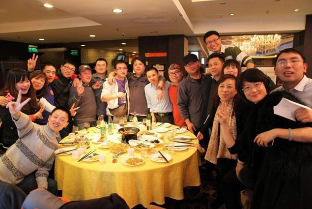 Đi họp lớp cấp 3, tôi chi 50 triệu đồng bao mọi người vui chơi tới bến, khi vào nhà vệ sinh tình cờ nghe được cuộc nói chuyện của các bạn, tôi lặng lẽ bỏ đi- Ảnh 2. Đi họp lớp cấp 3, tôi chi 50 triệu đồng bao mọi người vui chơi tới bến, khi vào nhà vệ sinh tình cờ nghe được cuộc nói chuyện của các bạn, tôi lặng lẽ bỏ đi- Ảnh 2.