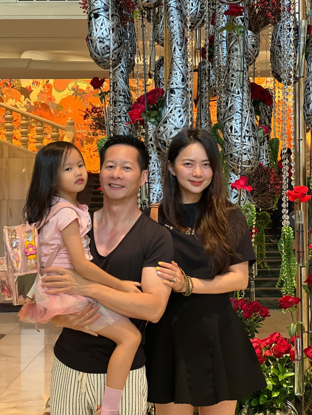 Nàng hậu lấy chồng hơn 26 tuổi: Rời showbiz, diện mạo gần 90 kg gây bất ngờ- Ảnh 2. Nàng hậu lấy chồng hơn 26 tuổi: Rời showbiz, diện mạo gần 90 kg gây bất ngờ- Ảnh 2.