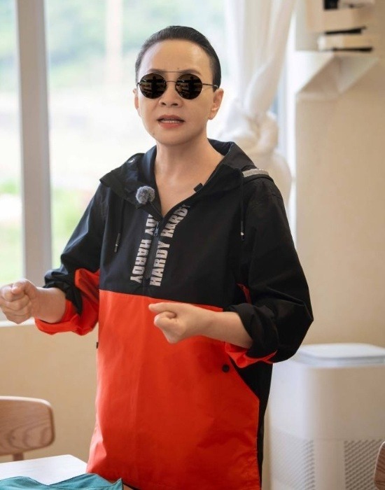 Phản ứng của Trần Nghiên Hy khi được hỏi về Trần Hiểu trên sóng truyền hình- Ảnh 3. Phản ứng của Trần Nghiên Hy khi được hỏi về Trần Hiểu trên sóng truyền hình- Ảnh 3.