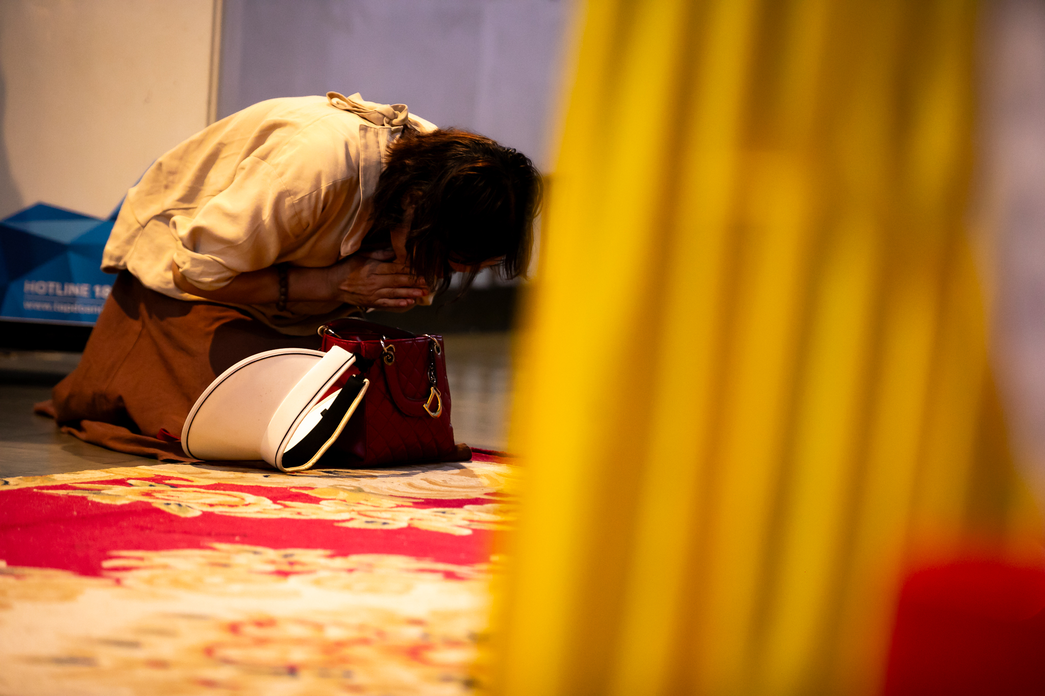 Người dân TP.HCM bật khóc trước di ảnh Tổng Bí thư Nguyễn Phú Trọng tại chùa Vĩnh Nghiêm- Ảnh 14. Người dân TP.HCM bật khóc trước di ảnh Tổng Bí thư Nguyễn Phú Trọng tại chùa Vĩnh Nghiêm- Ảnh 14.