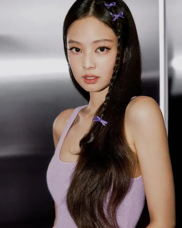 Jennie cúi gập người khi trở về Hàn Quốc sau ồn ào hút thuốc- Ảnh 7. Jennie cúi gập người khi trở về Hàn Quốc sau ồn ào hút thuốc- Ảnh 7.