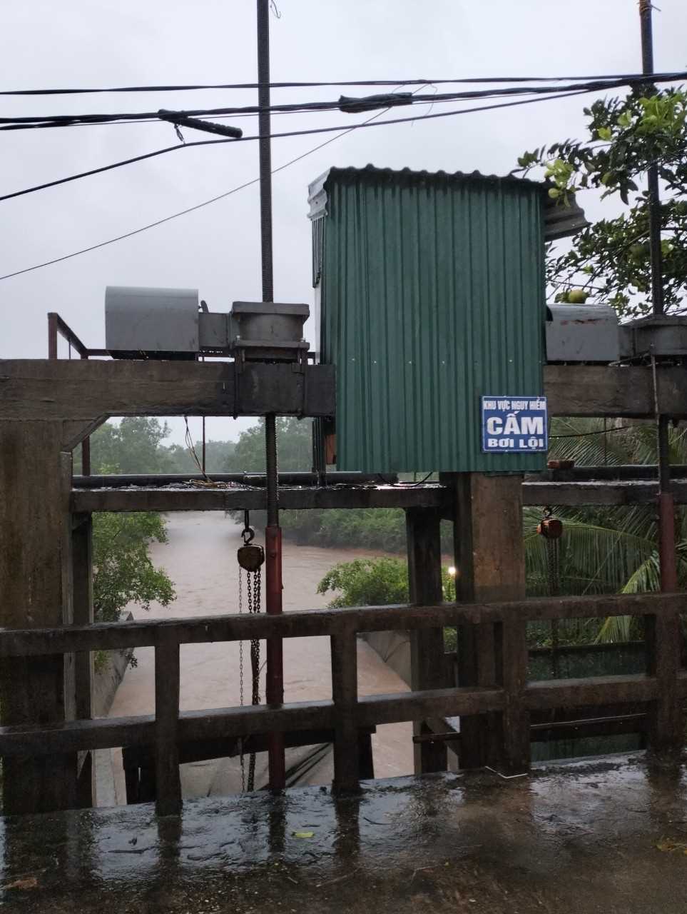 Những thiệt hại ban đầu khi bão số 2 đổ bộ Quảng Ninh- Ảnh 44. Những thiệt hại ban đầu khi bão số 2 đổ bộ Quảng Ninh- Ảnh 44.