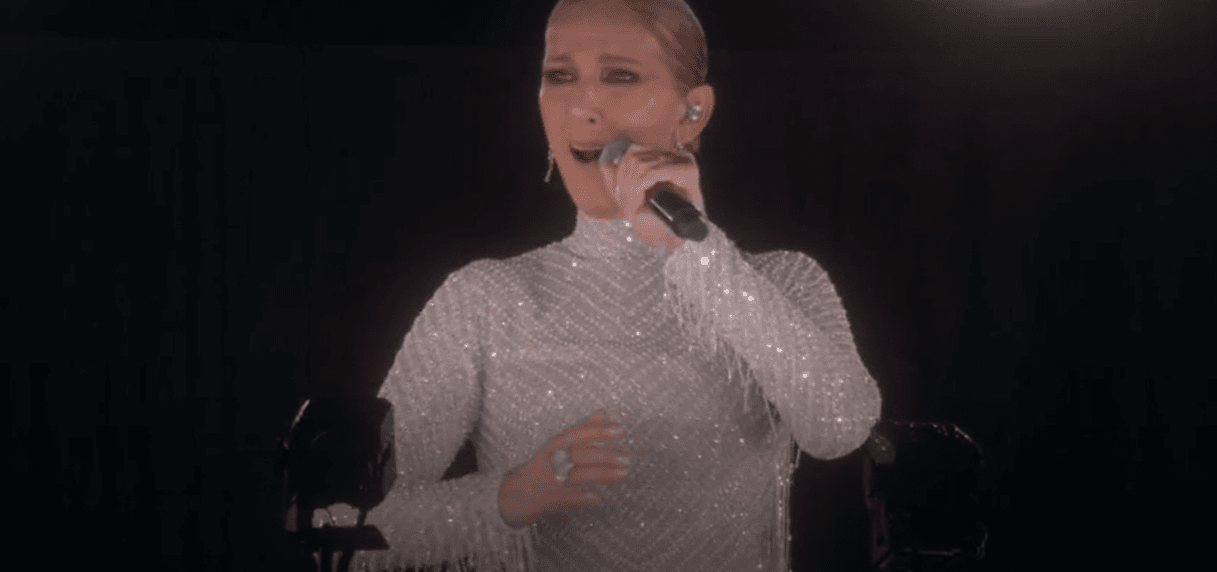 Celine Dion tái xuất như một "nữ thần", trình diễn đỉnh cao cứu cả lễ khai mạc Olympic Paris 2024 nhàm chán!- Ảnh 3. Celine Dion tái xuất như một "nữ thần", trình diễn đỉnh cao cứu cả lễ khai mạc Olympic Paris 2024 nhàm chán!- Ảnh 3.