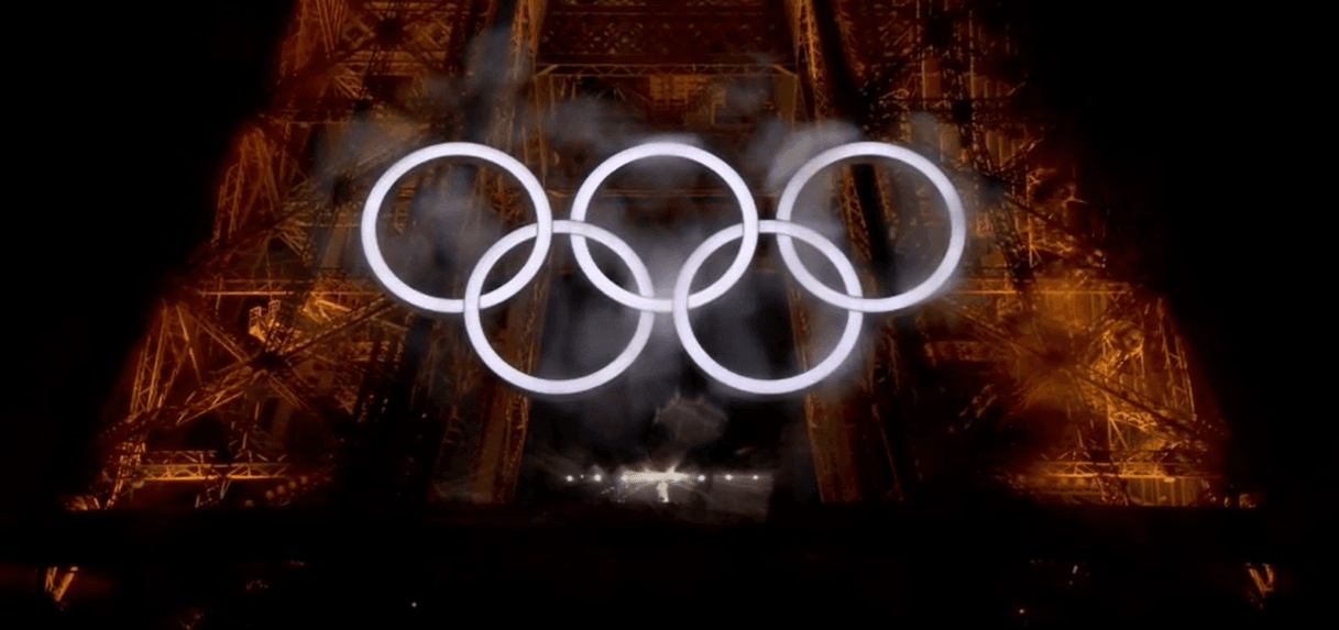 Celine Dion tái xuất như một "nữ thần", trình diễn đỉnh cao cứu cả lễ khai mạc Olympic Paris 2024 nhàm chán!- Ảnh 2. Celine Dion tái xuất như một "nữ thần", trình diễn đỉnh cao cứu cả lễ khai mạc Olympic Paris 2024 nhàm chán!- Ảnh 2.