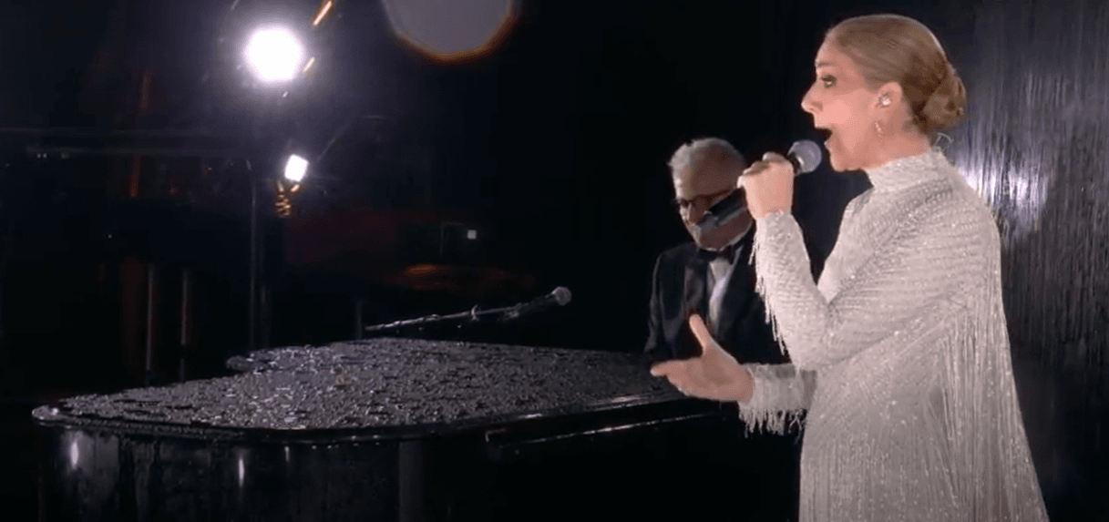 Celine Dion tái xuất như một "nữ thần", trình diễn đỉnh cao cứu cả lễ khai mạc Olympic Paris 2024 nhàm chán!- Ảnh 1. Celine Dion tái xuất như một "nữ thần", trình diễn đỉnh cao cứu cả lễ khai mạc Olympic Paris 2024 nhàm chán!- Ảnh 1.