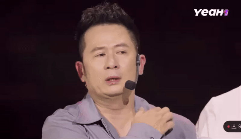 Bằng Kiều nghẹn ngào xin lỗi trên sóng truyền hình- Ảnh 1. Bằng Kiều nghẹn ngào xin lỗi trên sóng truyền hình- Ảnh 1.