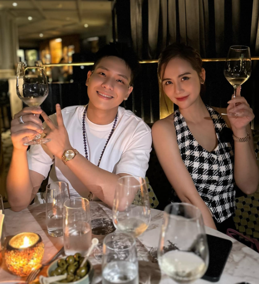 Quân A.P có bạn gái?- Ảnh 10. Quân A.P có bạn gái?- Ảnh 10.