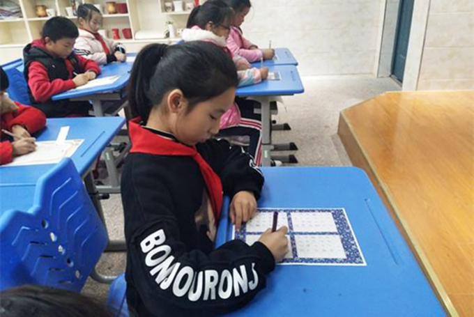 Bài toán tiểu học gây lú: "Trên thuyền có 75 con bò, 34 con dê, hỏi thuyền trưởng bao nhiêu tuổi" - Đáp án không ai ngờ tới!- Ảnh 1. Bài toán tiểu học gây lú: "Trên thuyền có 75 con bò, 34 con dê, hỏi thuyền trưởng bao nhiêu tuổi" - Đáp án không ai ngờ tới!- Ảnh 1.
