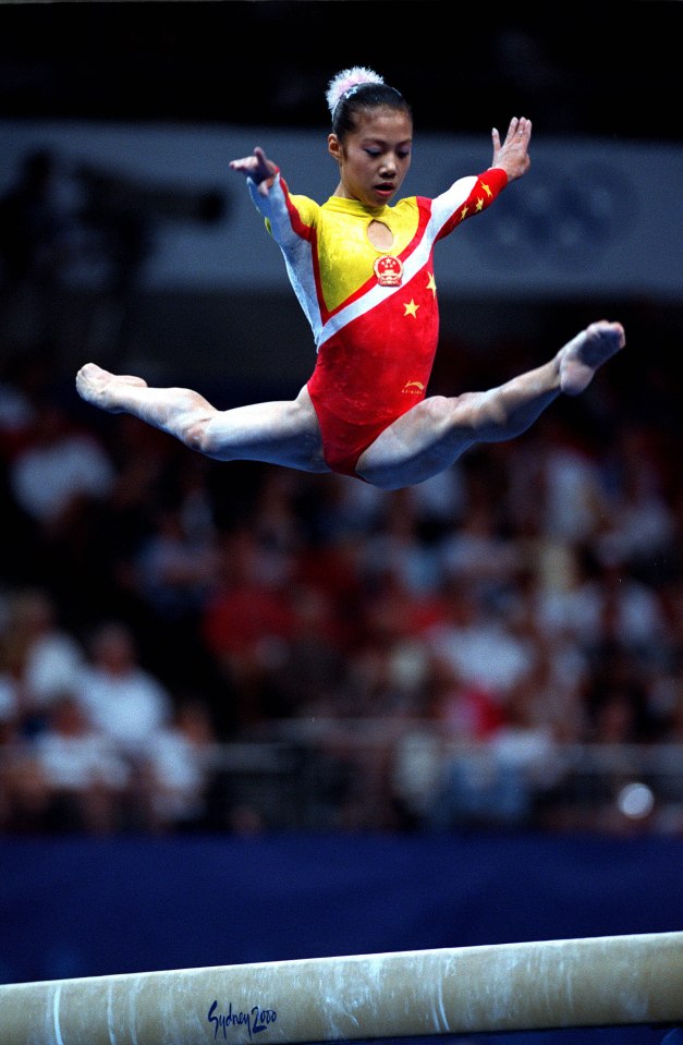 Những bê bối chấn động lịch sử Olympic: Sao nữ đuổi đồng đội ra khỏi phòng để "làm chuyện ấy", chị em sinh đôi mạo danh nhau, trọng tài bị đá dã man!- Ảnh 13. Những bê bối chấn động lịch sử Olympic: Sao nữ đuổi đồng đội ra khỏi phòng để "làm chuyện ấy", chị em sinh đôi mạo danh nhau, trọng tài bị đá dã man!- Ảnh 13.