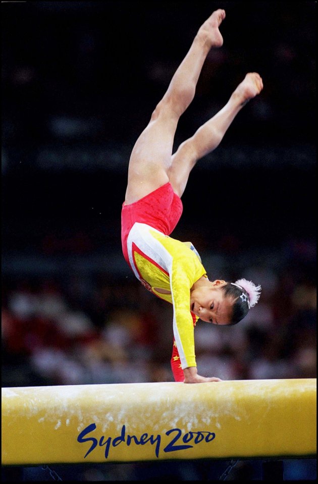 Những bê bối chấn động lịch sử Olympic: Sao nữ đuổi đồng đội ra khỏi phòng để "làm chuyện ấy", chị em sinh đôi mạo danh nhau, trọng tài bị đá dã man!- Ảnh 14. Những bê bối chấn động lịch sử Olympic: Sao nữ đuổi đồng đội ra khỏi phòng để "làm chuyện ấy", chị em sinh đôi mạo danh nhau, trọng tài bị đá dã man!- Ảnh 14.