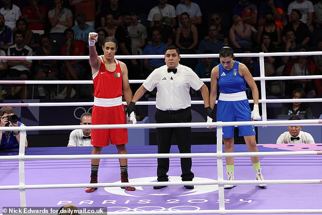 Tranh cãi cực gắt tại Olympic: Võ sĩ bỏ cuộc chỉ sau 46 giây khi lĩnh trọn cú đấm của nữ VĐV vướng ồn ào về giới tính- Ảnh 1. Tranh cãi cực gắt tại Olympic: Võ sĩ bỏ cuộc chỉ sau 46 giây khi lĩnh trọn cú đấm của nữ VĐV vướng ồn ào về giới tính- Ảnh 1.