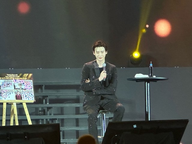 Cực HOT: Lee Jong Suk đang ở Đà Nẵng!- Ảnh 3. Cực HOT: Lee Jong Suk đang ở Đà Nẵng!- Ảnh 3.