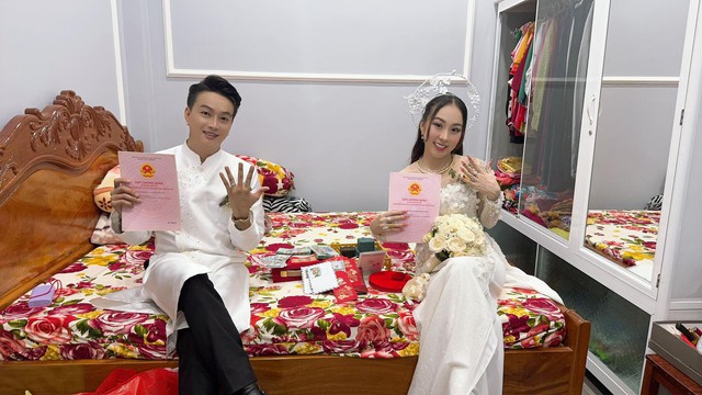 Vợ chồng ca sĩ Vbiz chính thức chào đón con trai sau 4 tháng đám cưới- Ảnh 4.