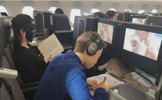 photo-1699797720013 photo-1699797720013