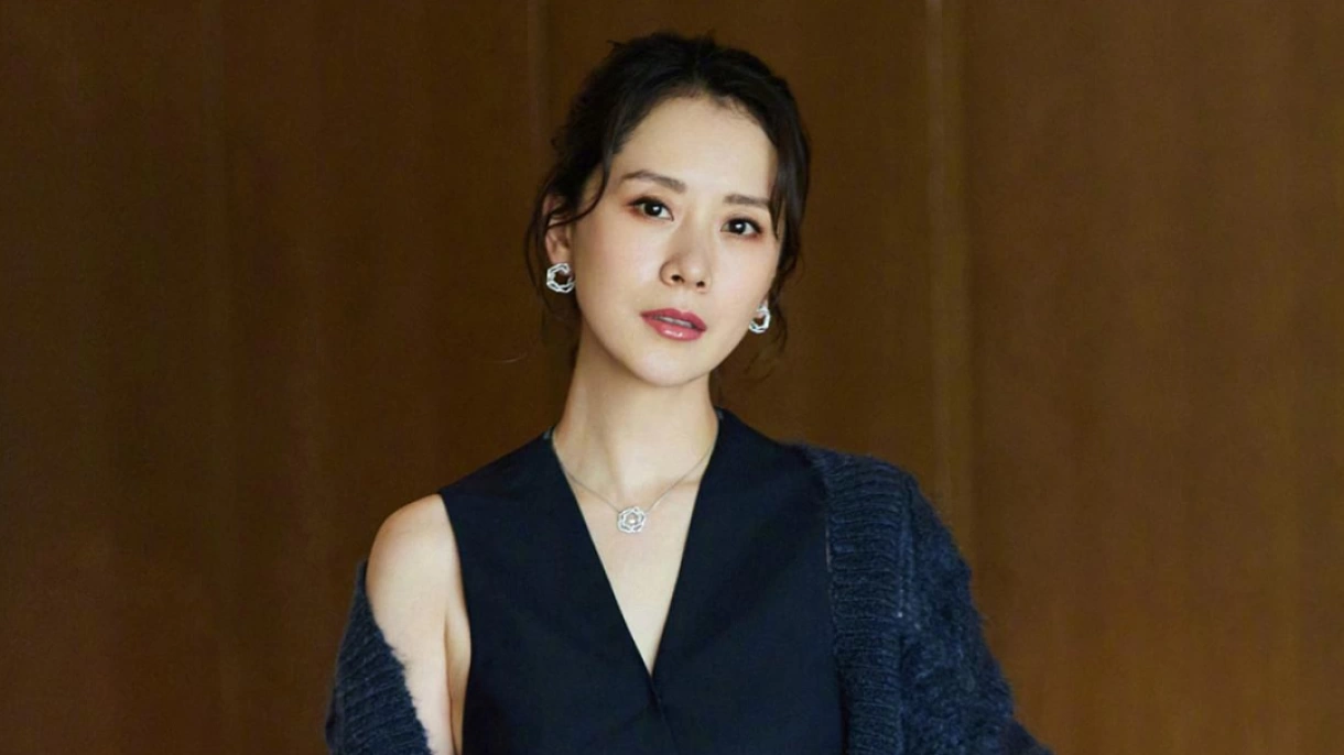 photo-1699797857623 photo-1699797857623